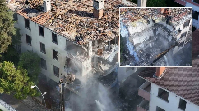 İstanbul’da yüksek riskli olduğu tespit edilen 3 bina yıkıldı
