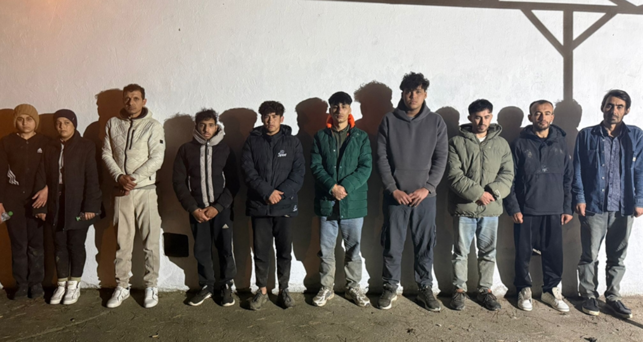 17 göçmen Avrupa’ya kaçacakken yakalandı