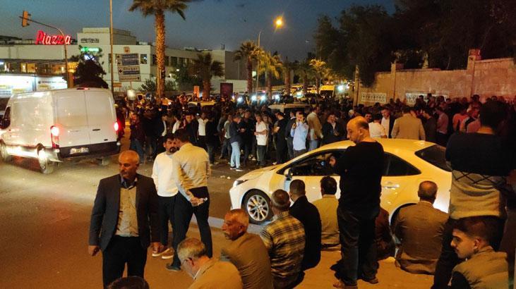 Cenazeyi bırakıp birbirine girdiler! Polis biber gazı kullandı, yaralılar var