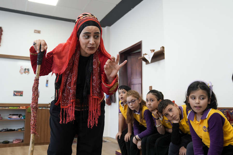 ‘Çocuklarımızı sahneye taşımak için çalıştırıyoruz’