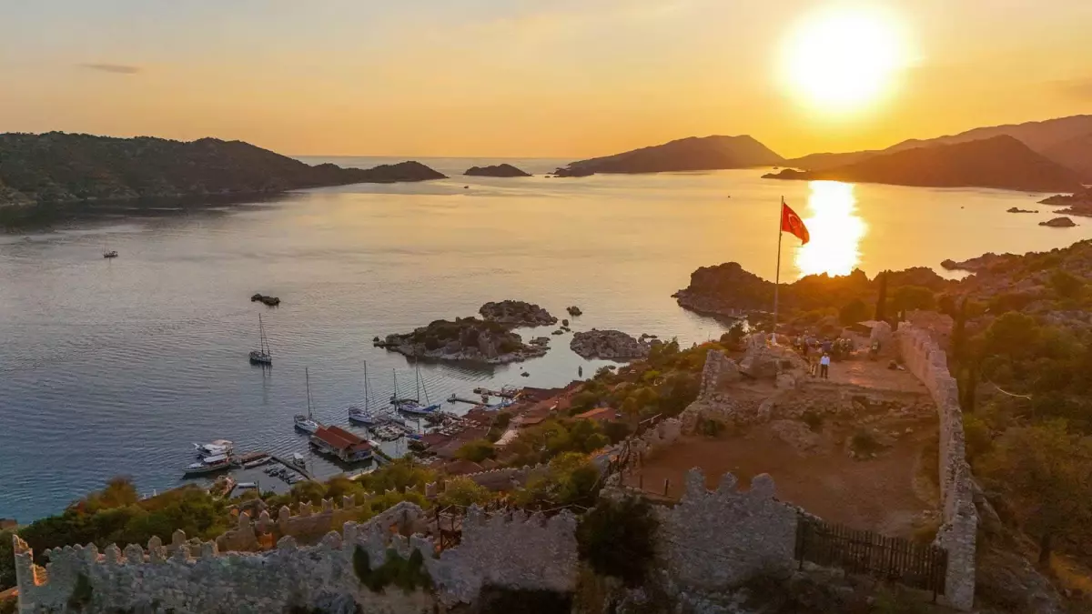 Kaleüçağız, En İyi Turizm Köyü Ödülünü Aldı