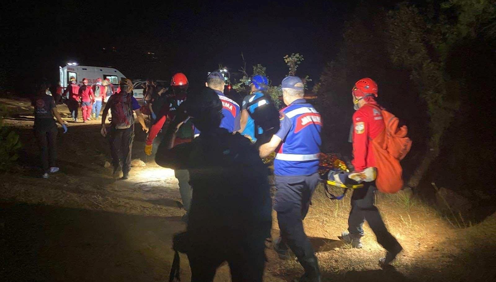 Yüksekten düştüler: Mağaradaki iki çocuk kurtarıldı