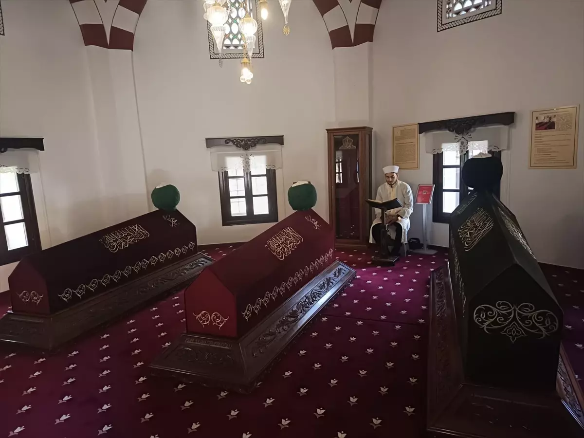 Akşemseddin Türbesi’nde Her Gün Kur’an Okunacak