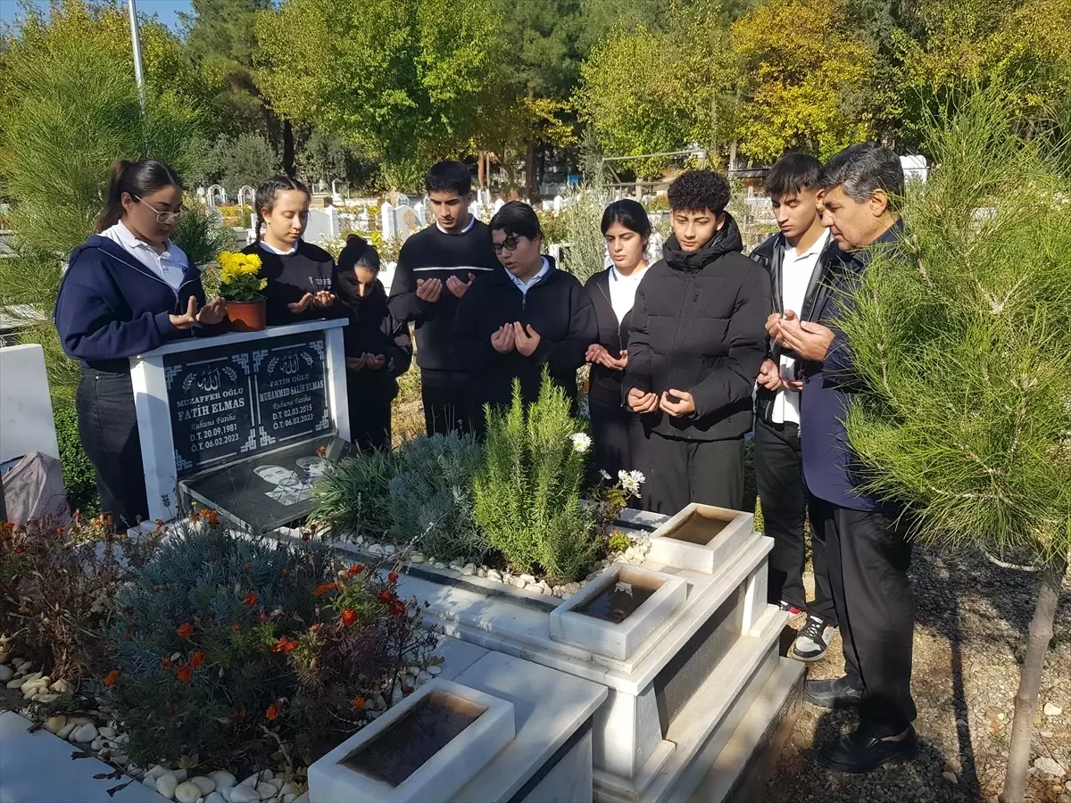 Depremde Kaybedilen Öğretmen Anıldı