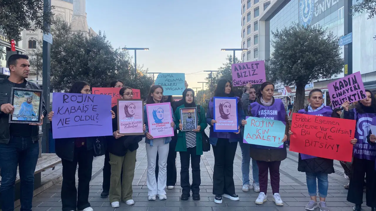 Esenyurt’ta Rojin Kabaiş için adalet çağrısı: ‘Cezasızlık katilleri cesaretlendirdiği için kadınlar öldürülüyor’