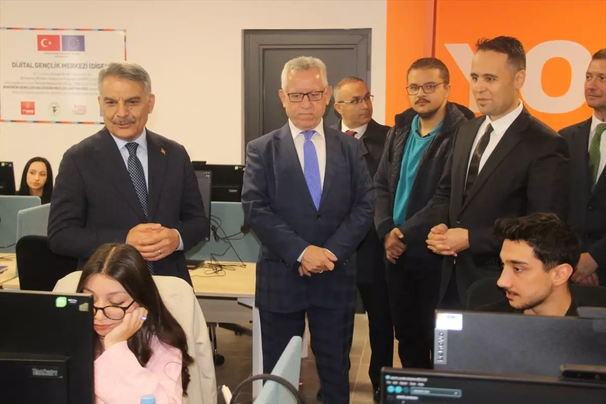 Yozgat’ta Dijital Gençlik Merkezi Açıldı