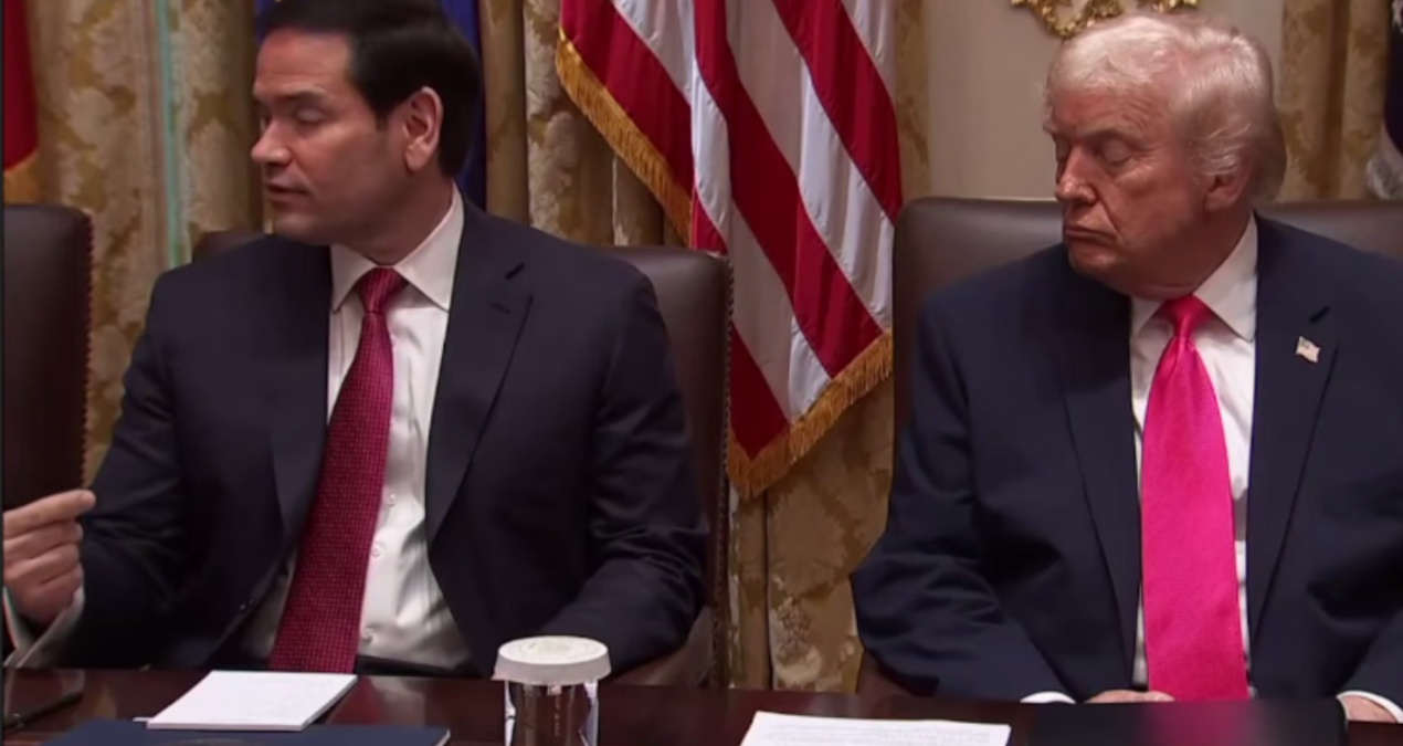 ABD Başkanı, kameralar önünde uyuyakaldı