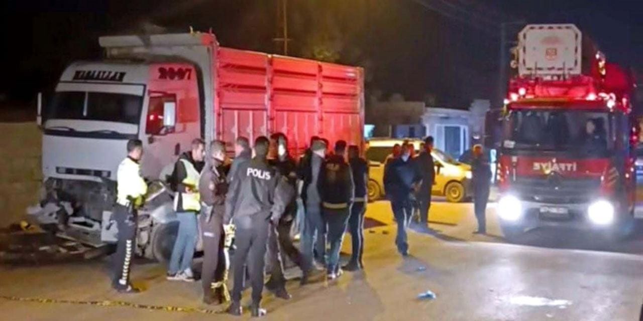 Gaziantep’te feci kaza: Antrenör ile futbolcu öldü