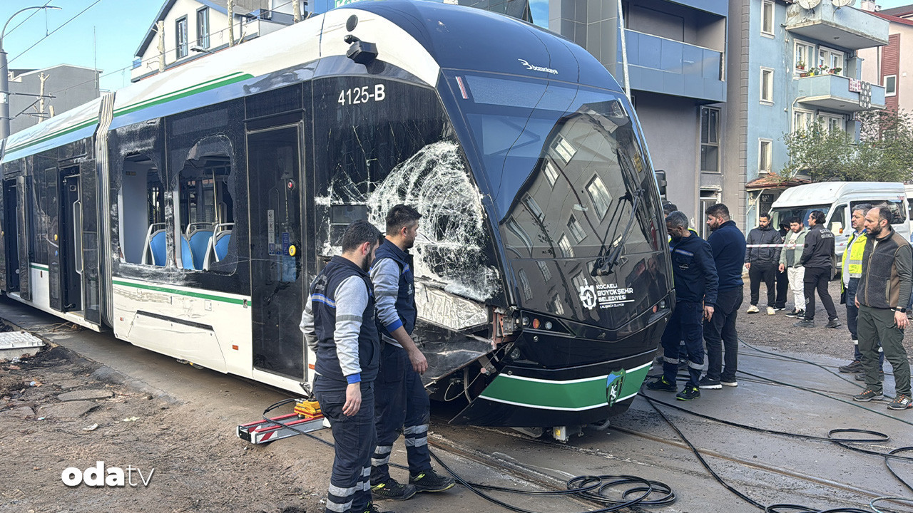 Kocaeli’de facianın eşiğinden dönüldü: Çöp kamyonuyla tramvay çarpıştı