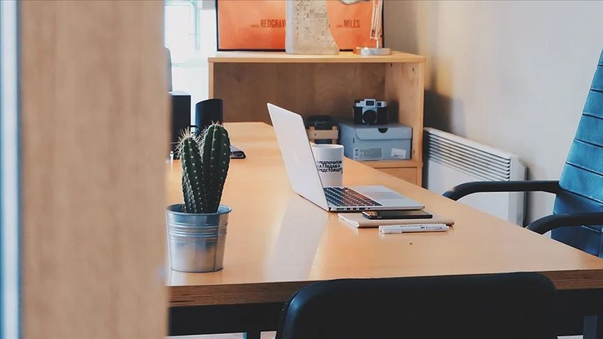 Laf olsun diye işe erken gelen kadın kovuldu mahkeme işvereni haklı buldu