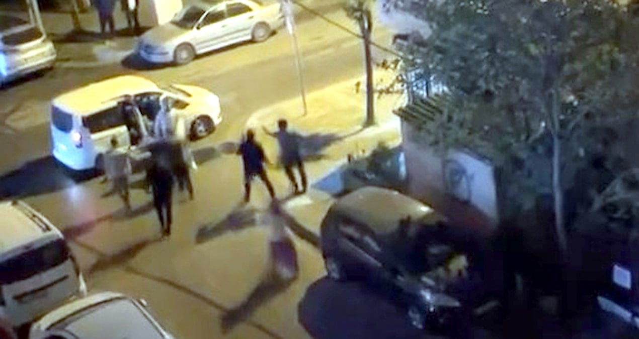 Mahalle ortasında yumruklu kavga