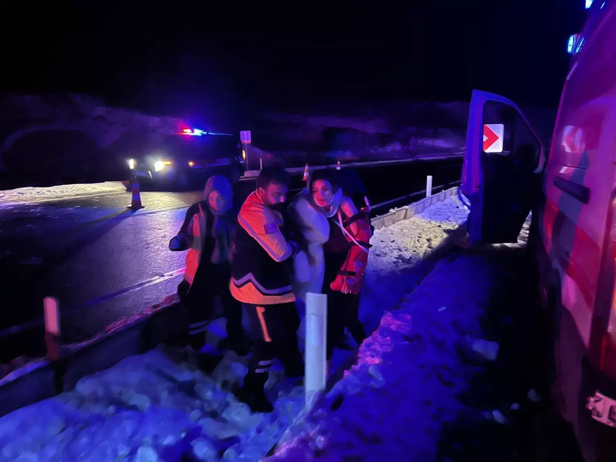 Nevşehir’de otomobil tarlaya uçtu: 4 yaralı