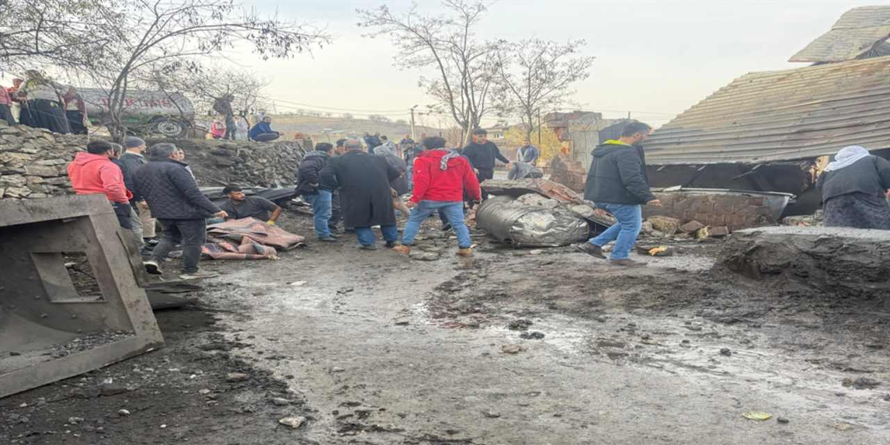 Peynir fabrikasında patlamada 2’si ağır 6 yaralı! Olay yerinden feci görüntüler