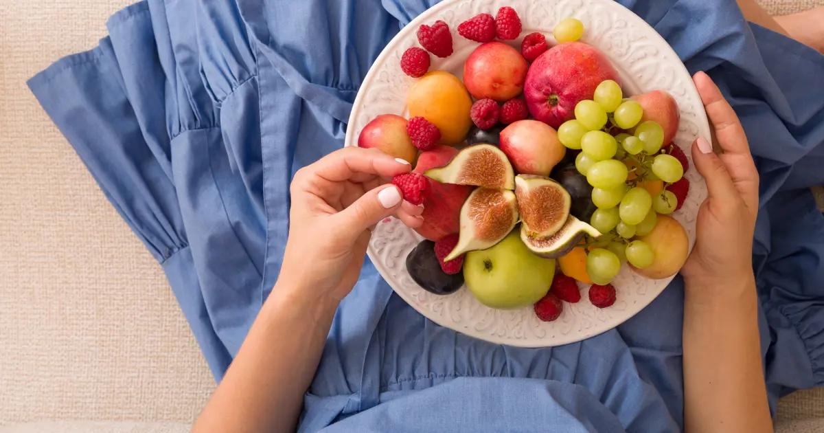 Boş mide efsanesi çürüdü mü? Meyve yemek için en doğru zaman