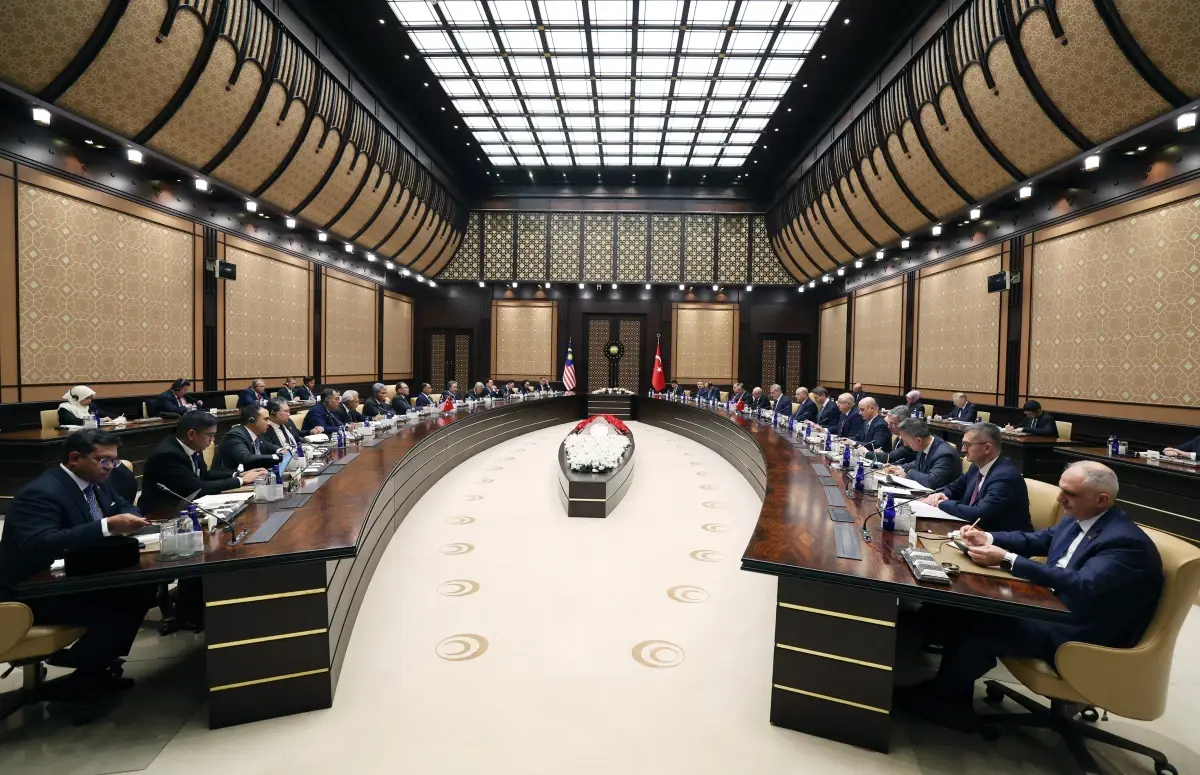 Cumhurbaşkanı Erdoğan, Malezya Başbakanı İbrahim’i resmi törenle karşıladı (2)