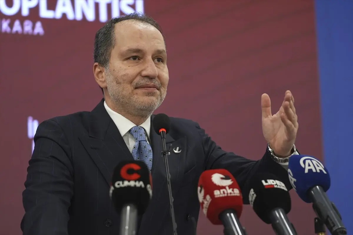 Yeniden Refah Partisi Genel Başkanı Erbakan, partisinin İl Başkanları Toplantısı’nda konuştu Açıklaması