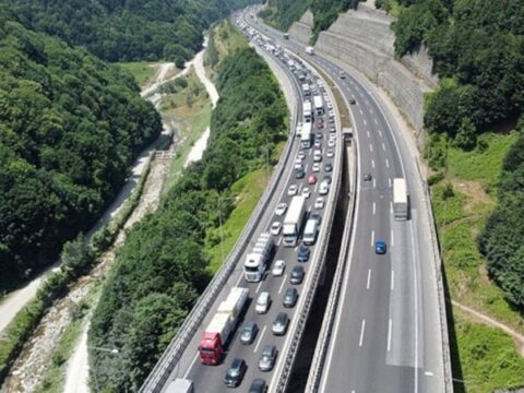 Bolu Dağı Tüneli’nde Bayram Trafiği: 331 Bin 321 Araç Geçti