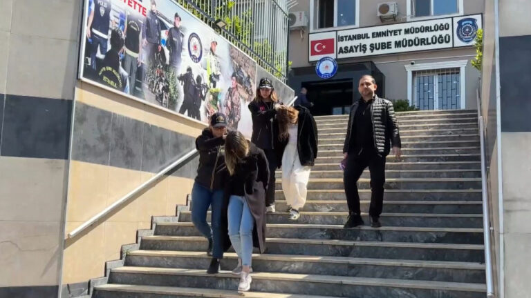 hirsizlar-bina-cikisinda-gozlerine-inanamadi-polise-sucustu-yakalandilar-TzkpVK68