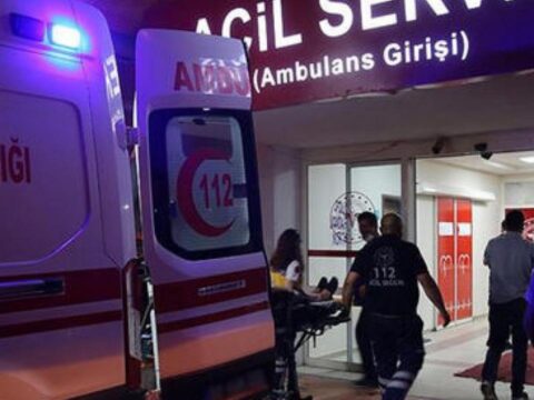 Suv araclar kafa kafaya carpisti yaralilar var 44cFA8wl